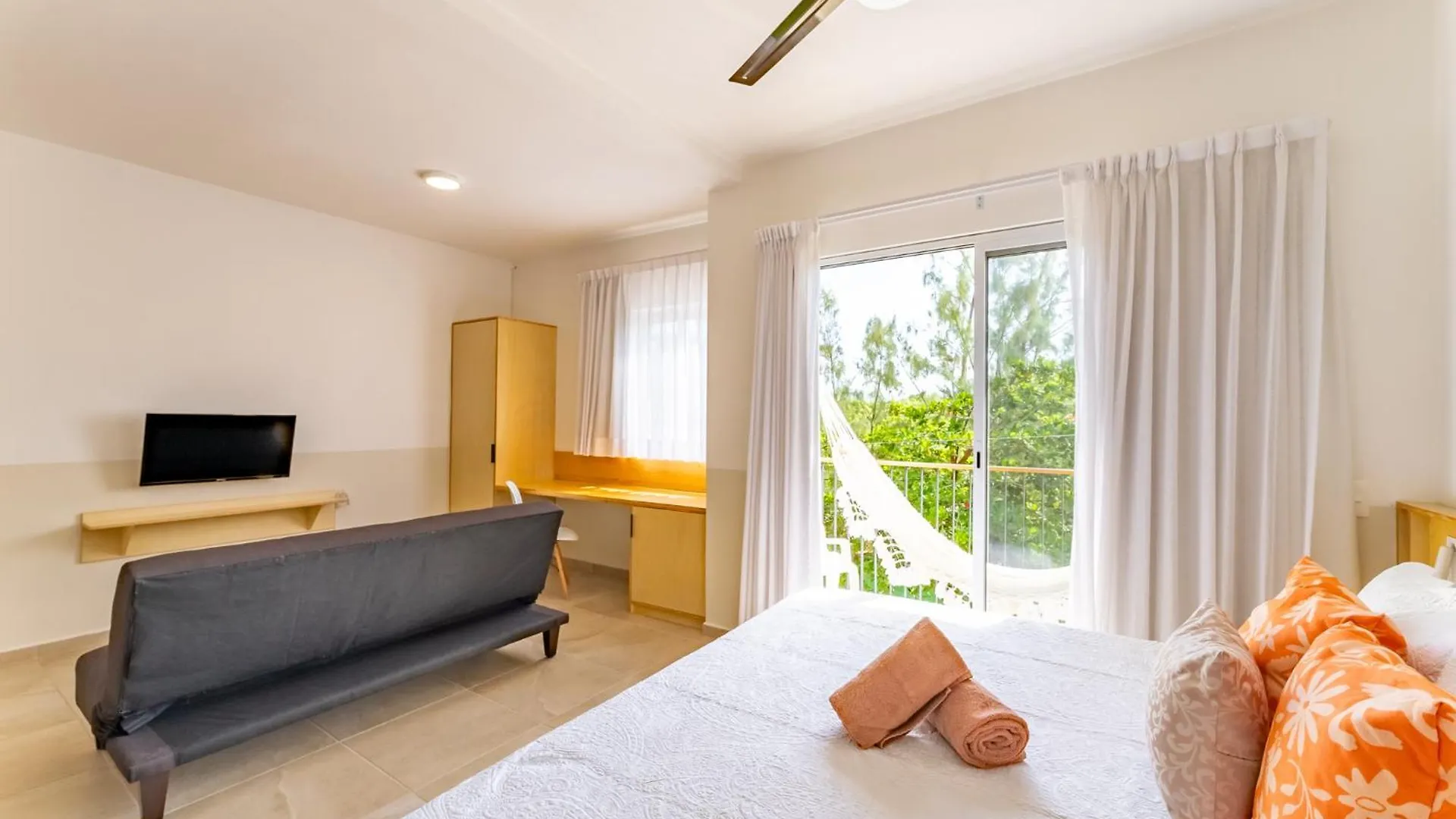 Bed Away Studios Cancún 0*,  Mexiko