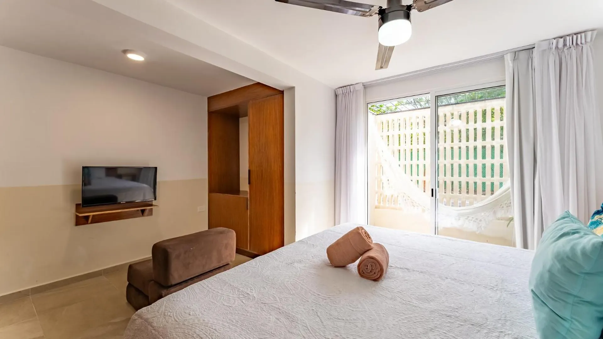 Bed Away Studios Cancún